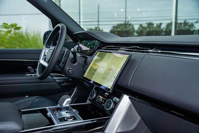 2023 Land Rover Range Rover SE Paramus NJ