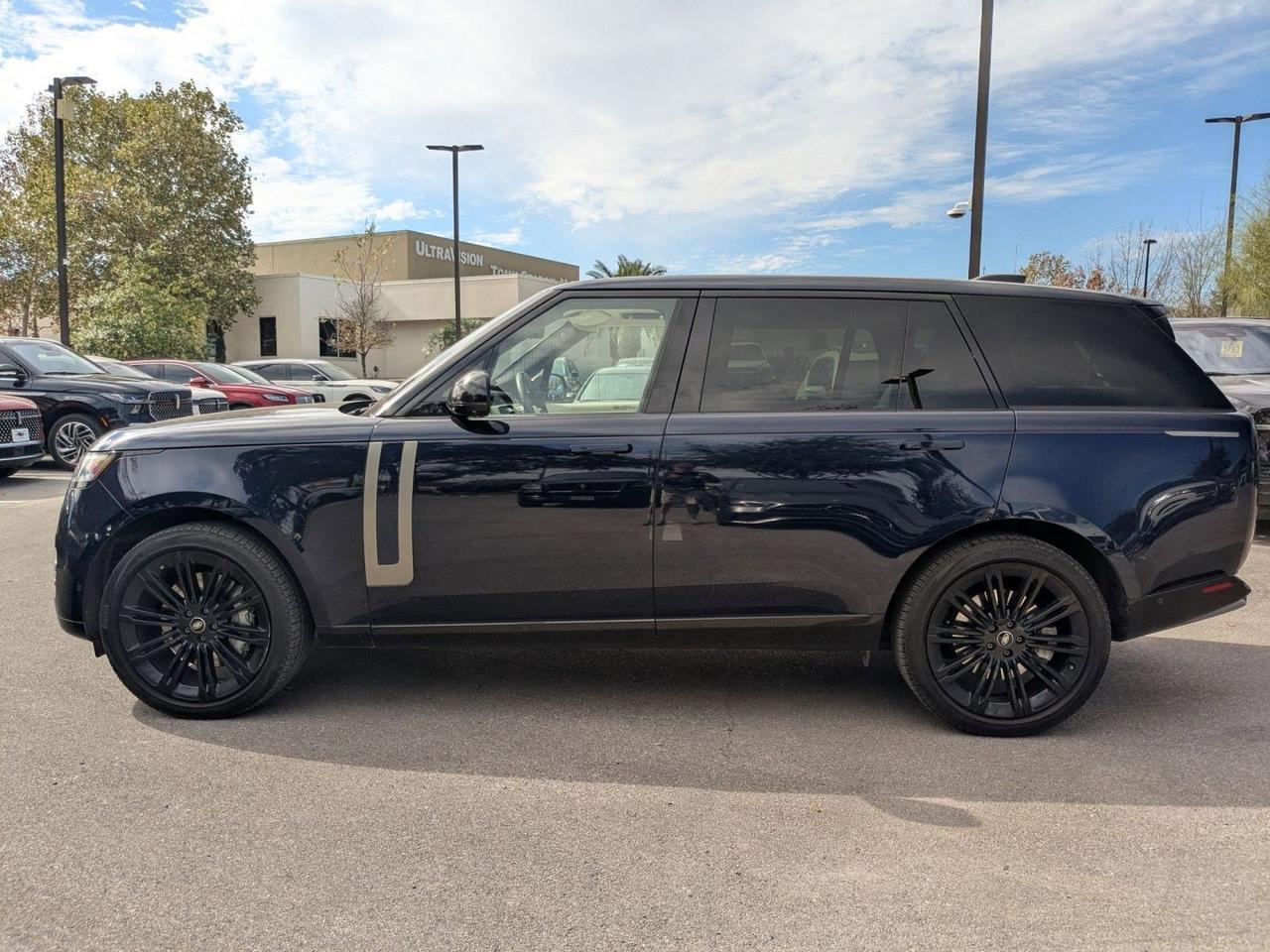 2023 Land Rover Range Rover SE