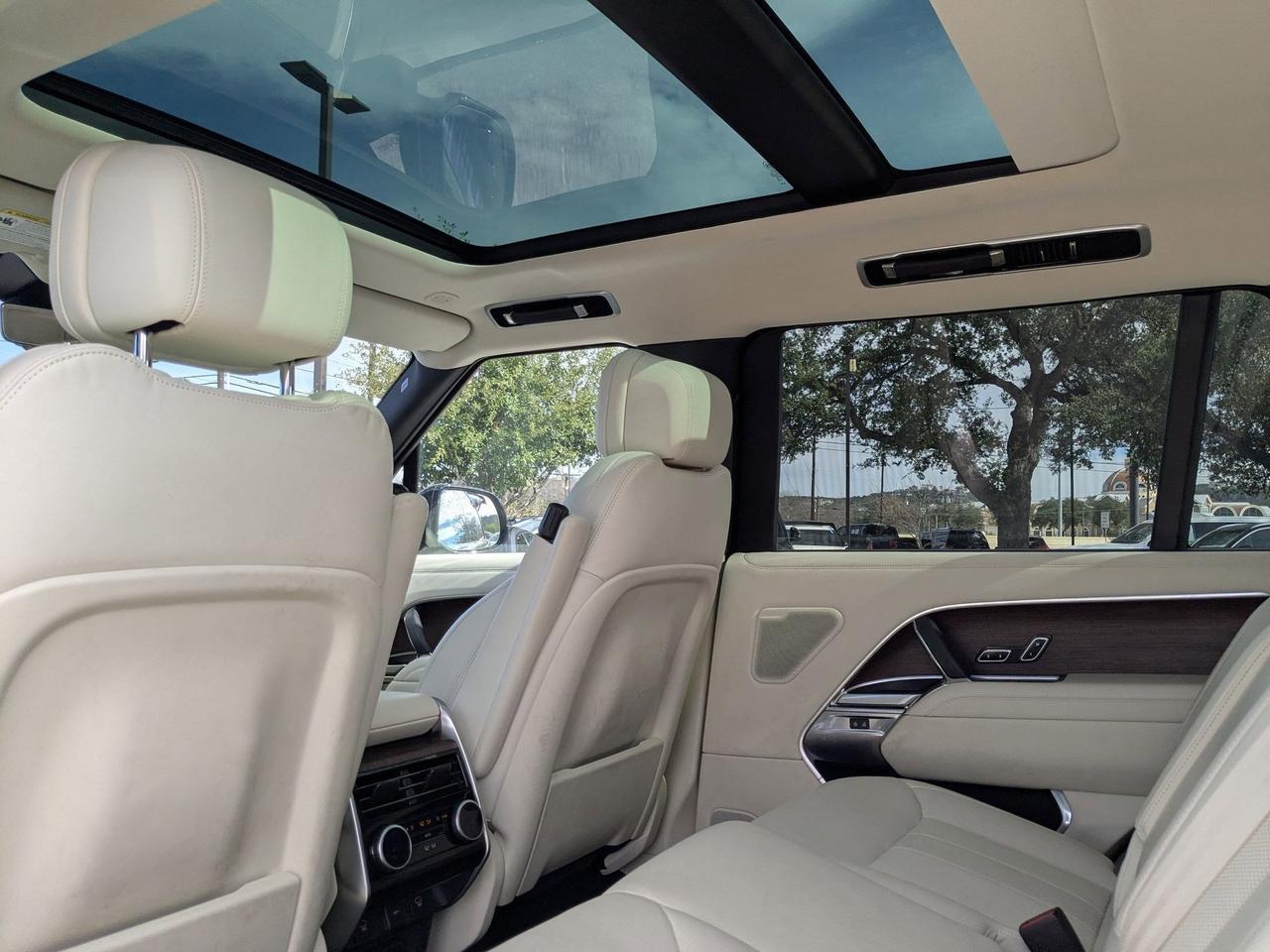 2023 Land Rover Range Rover SE