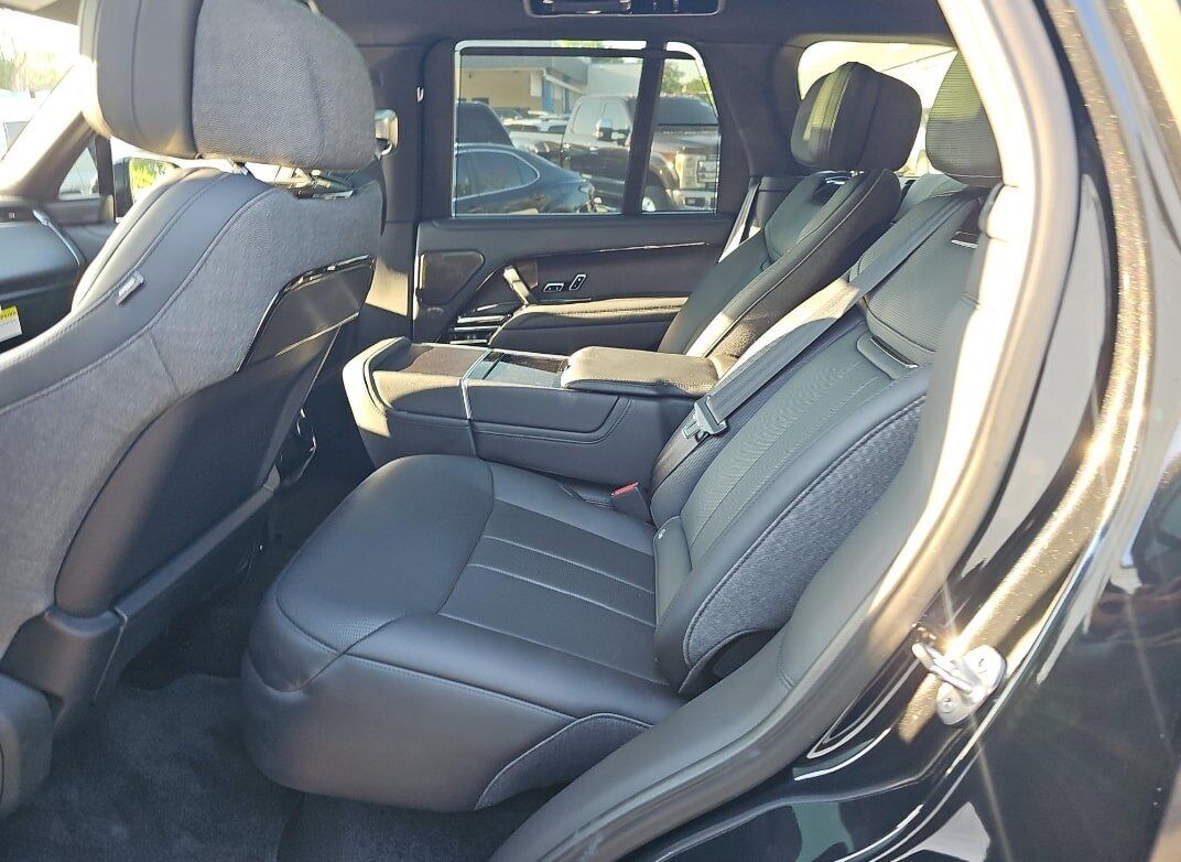 2023 Land Rover Range Rover SV Massage Seats Head-Up Display Portland OR
