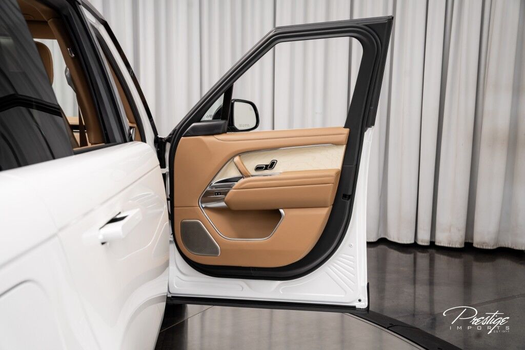 2023 Land Rover Range Rover SV North Miami Beach FL