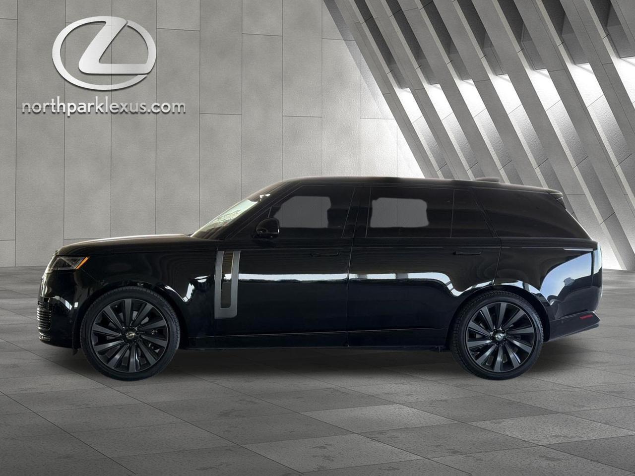 2023 Land Rover Range Rover SV