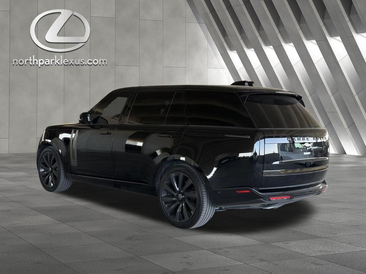2023 Land Rover Range Rover SV