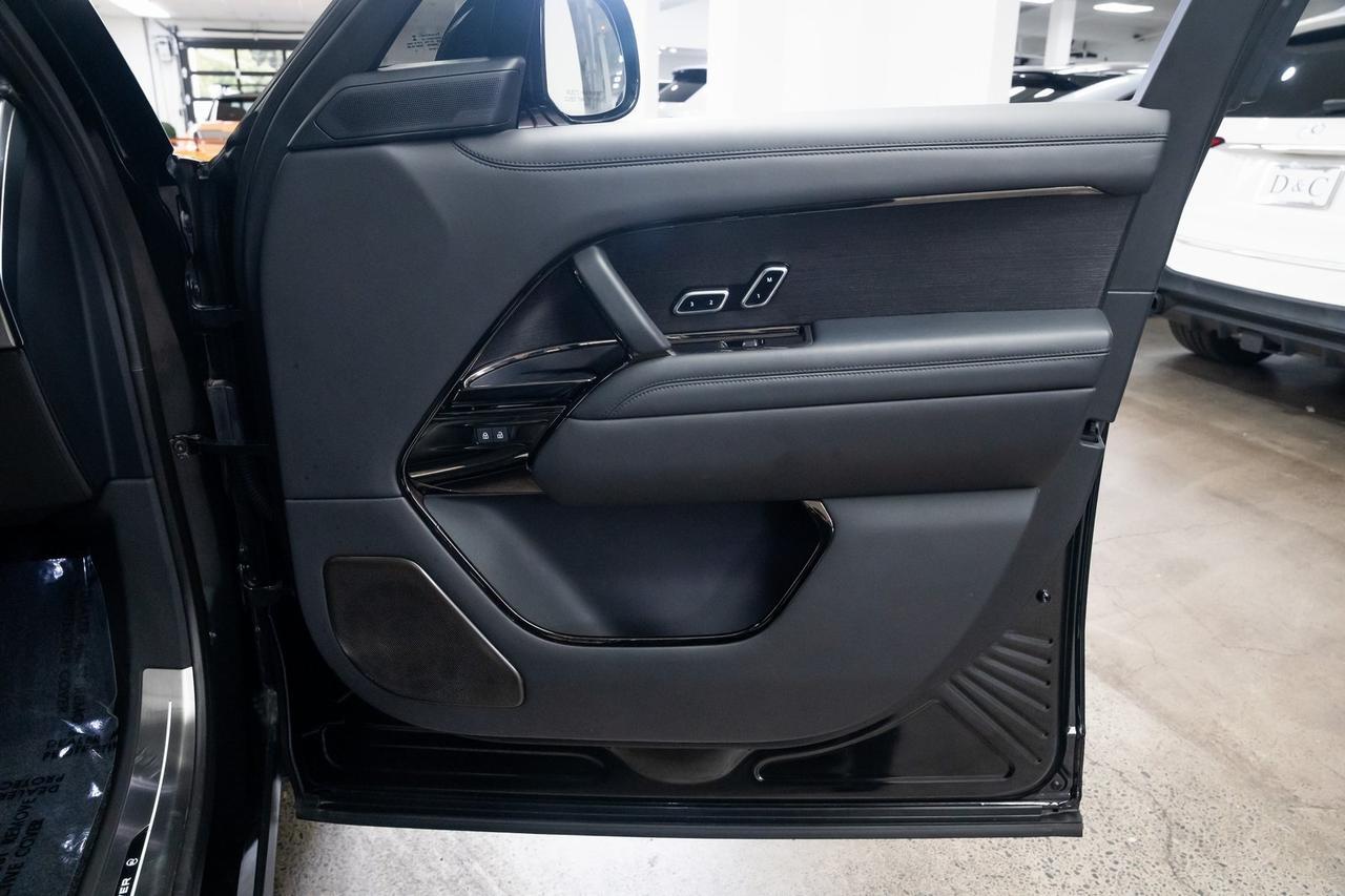 2023 Land Rover Range Rover SV Vented Seats Adaptive Suspension Moonroof Portland OR