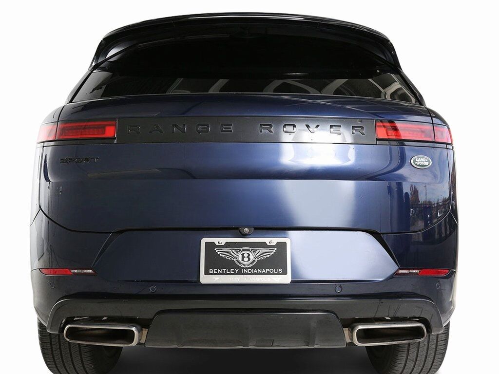 2023 Land Rover Range Rover Sport SE photo 4