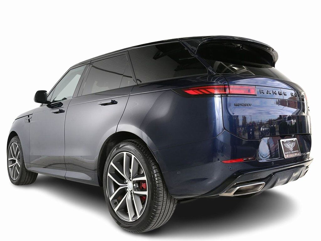 2023 Land Rover Range Rover Sport SE photo 3