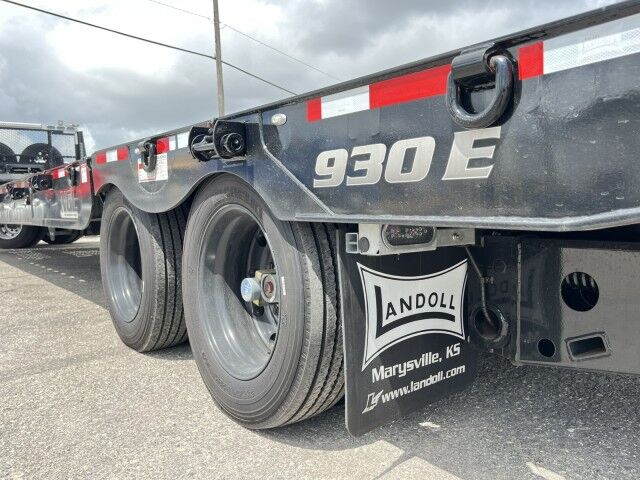 2023 Landoll 930E Traveling Tail Trailer