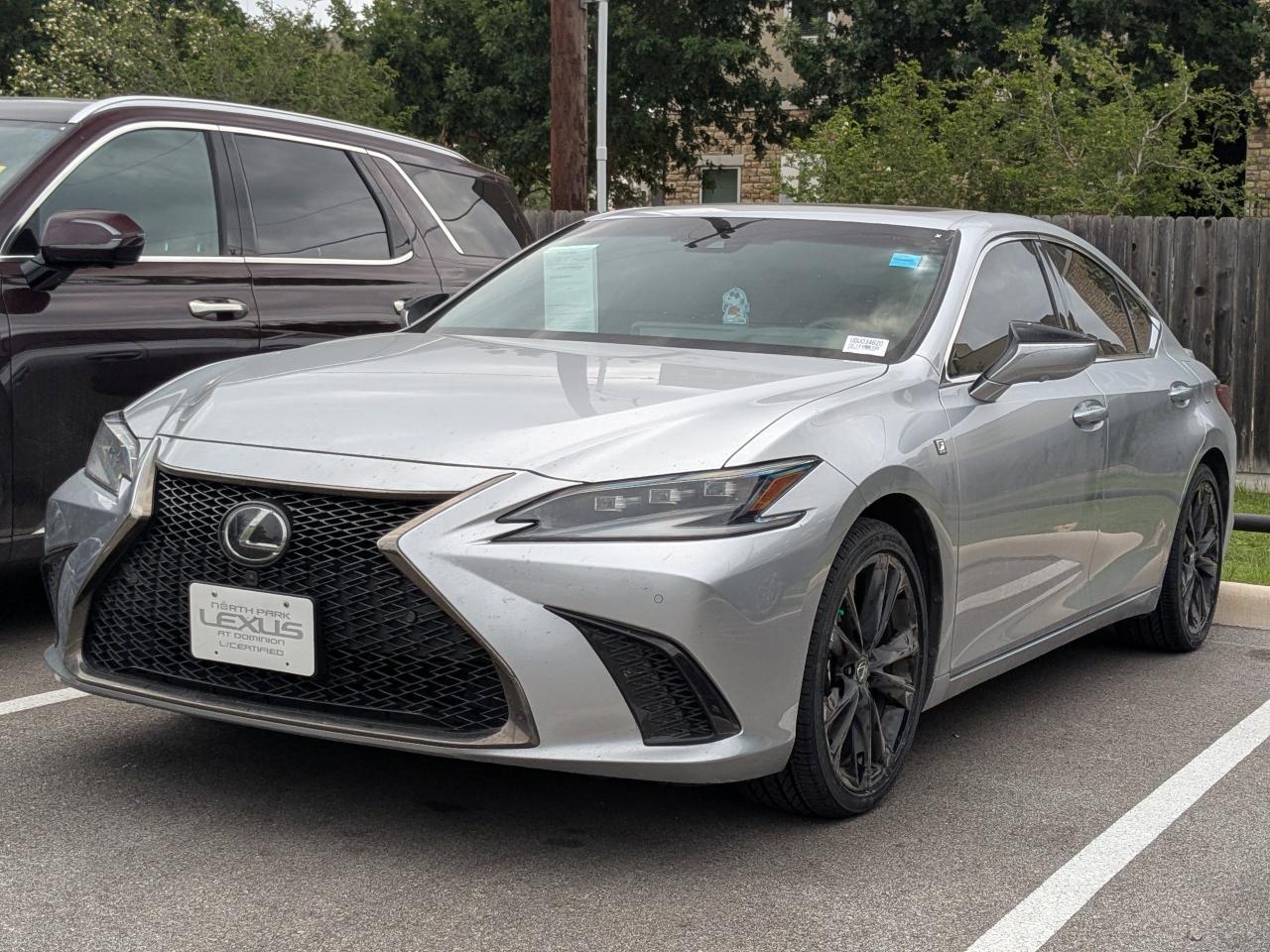 2023 Lexus ES 300h F SPORT Handling