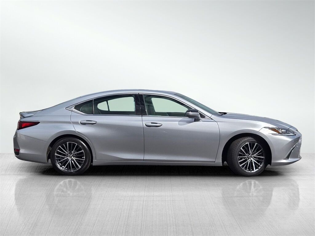 2023 Lexus ES 300h