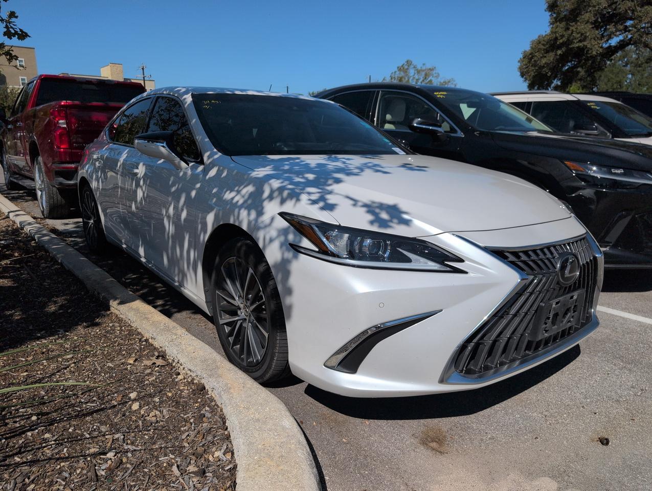 2023 Lexus ES 300h