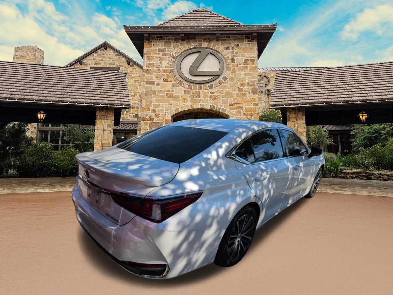 2023 Lexus ES 300h