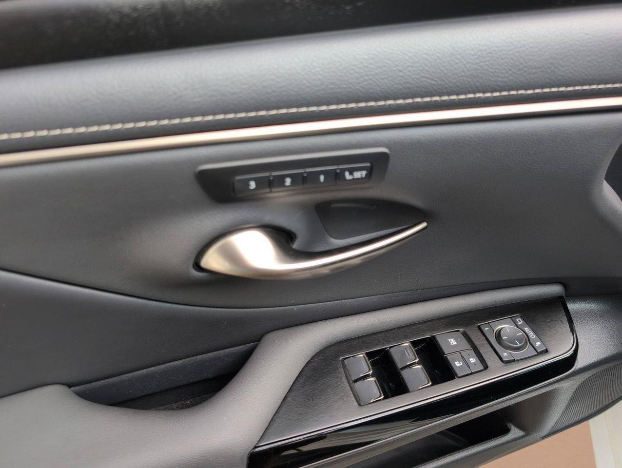 2023 Lexus ES 300h San Antonio TX