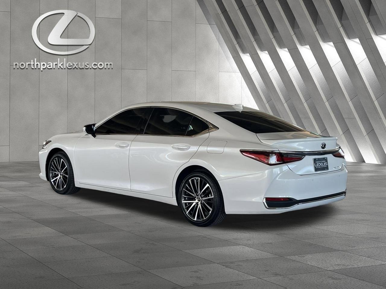 2023 Lexus ES 300h