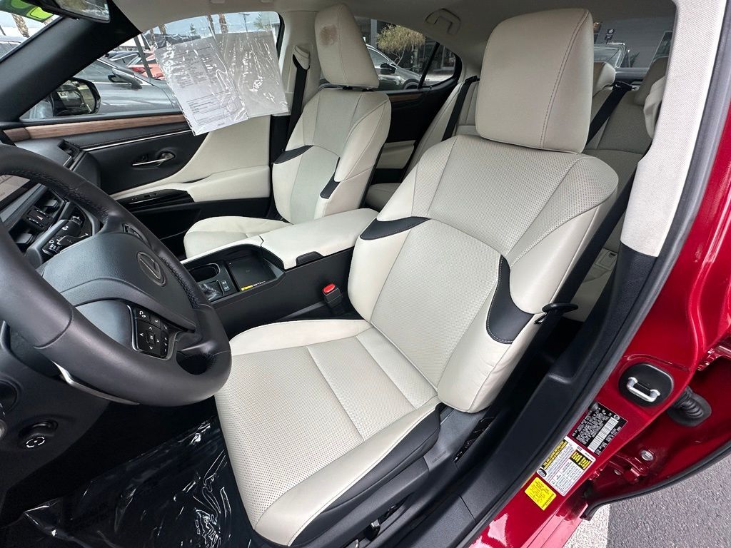 2023 Lexus ES 300h