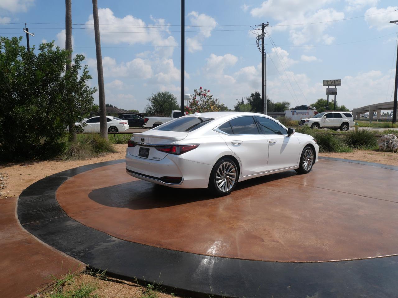 2023 Lexus ES 300h Ultra Luxury