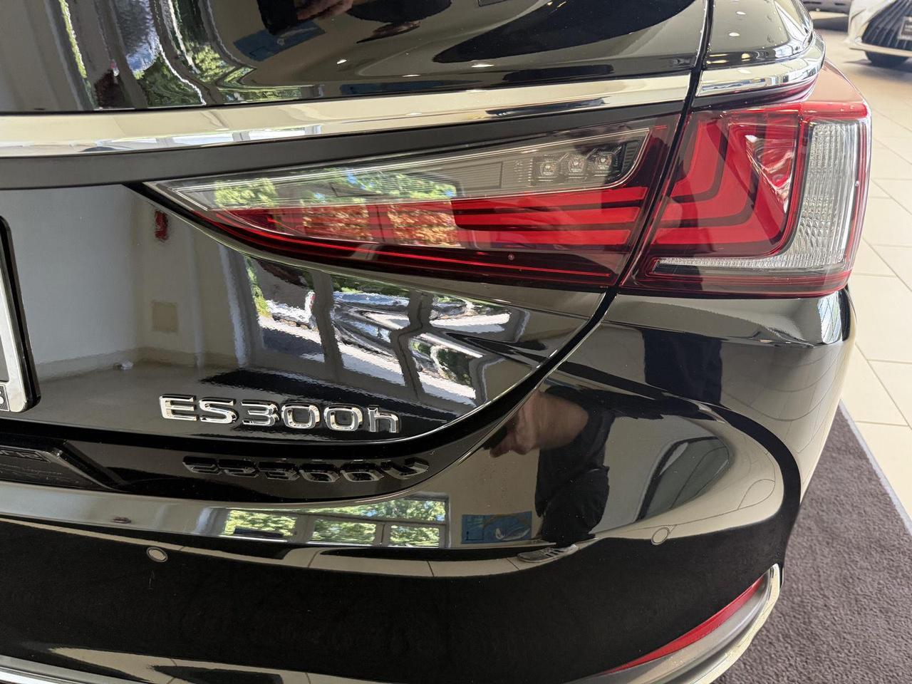 2023 Lexus ES 300h Annapolis MD