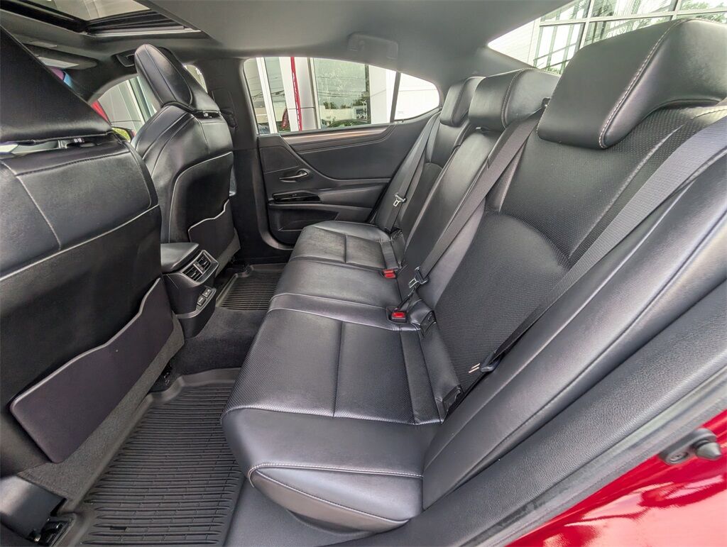 2023 Lexus ES 300h