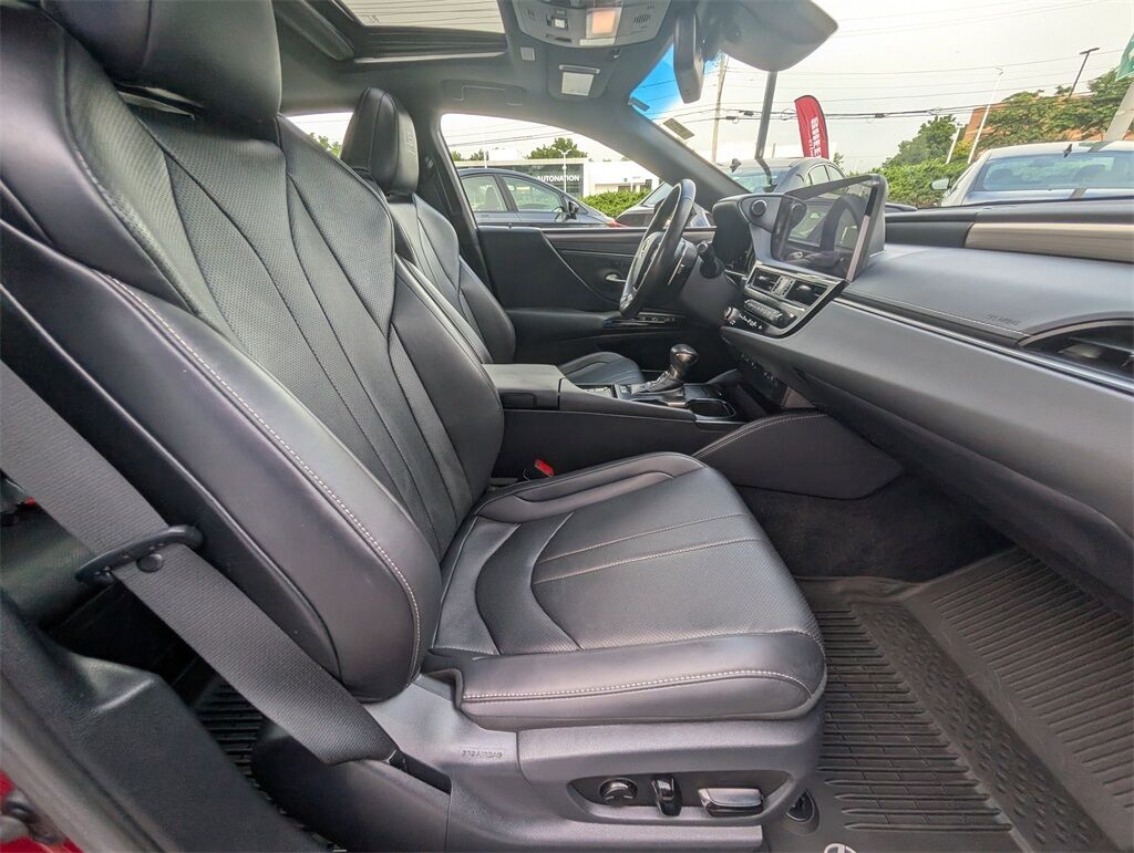 2023 Lexus ES 300h