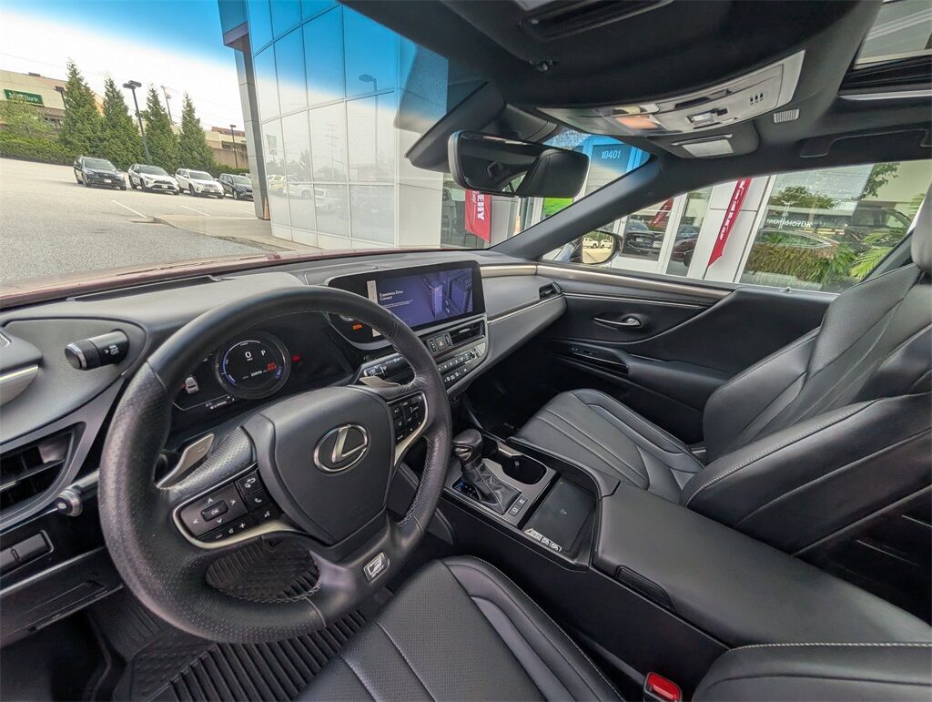 2023 Lexus ES 300h