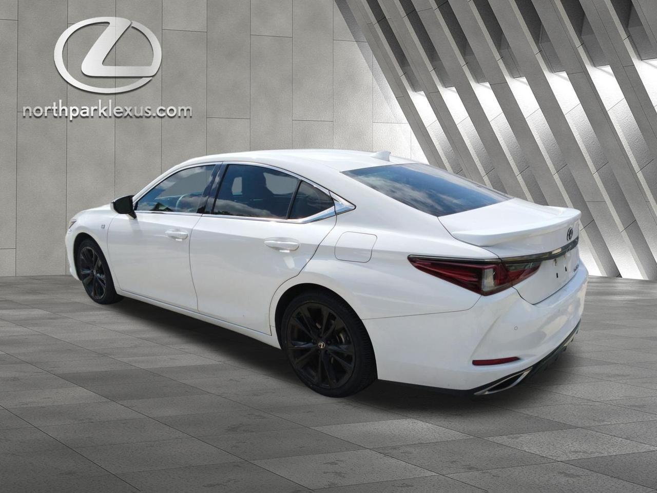 2023 Lexus ES 350 F SPORT Handling