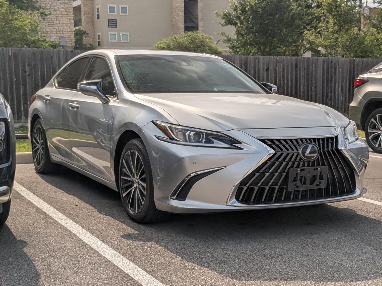 2023 Lexus ES