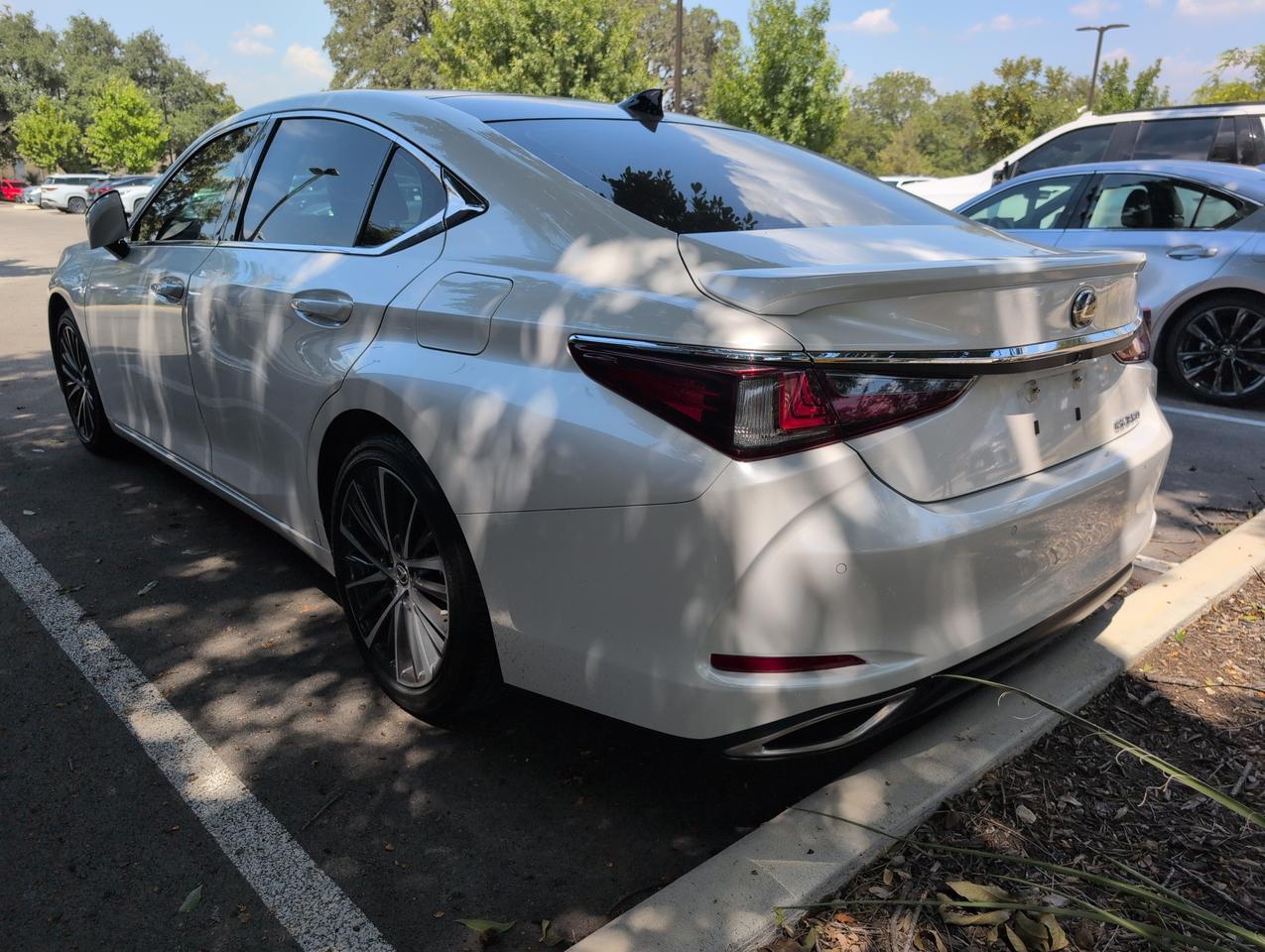 2023 Lexus ES 350
