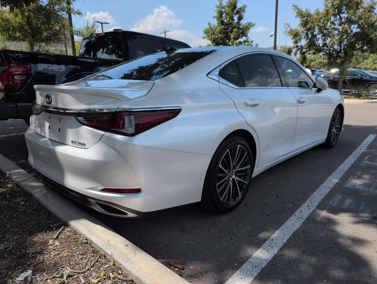 2023 Lexus ES 350