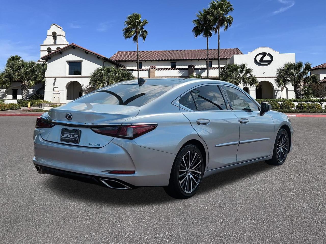 2023 Lexus ES 350