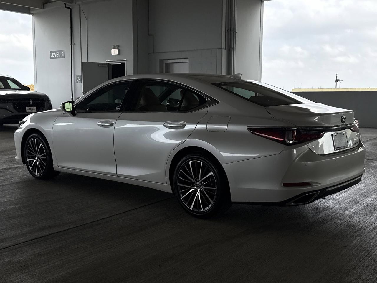 2023 Lexus ES 350