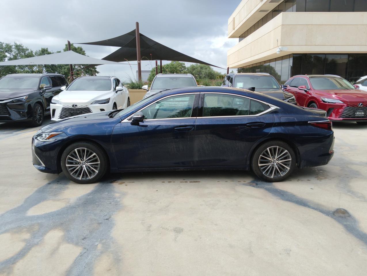 2023 Lexus ES