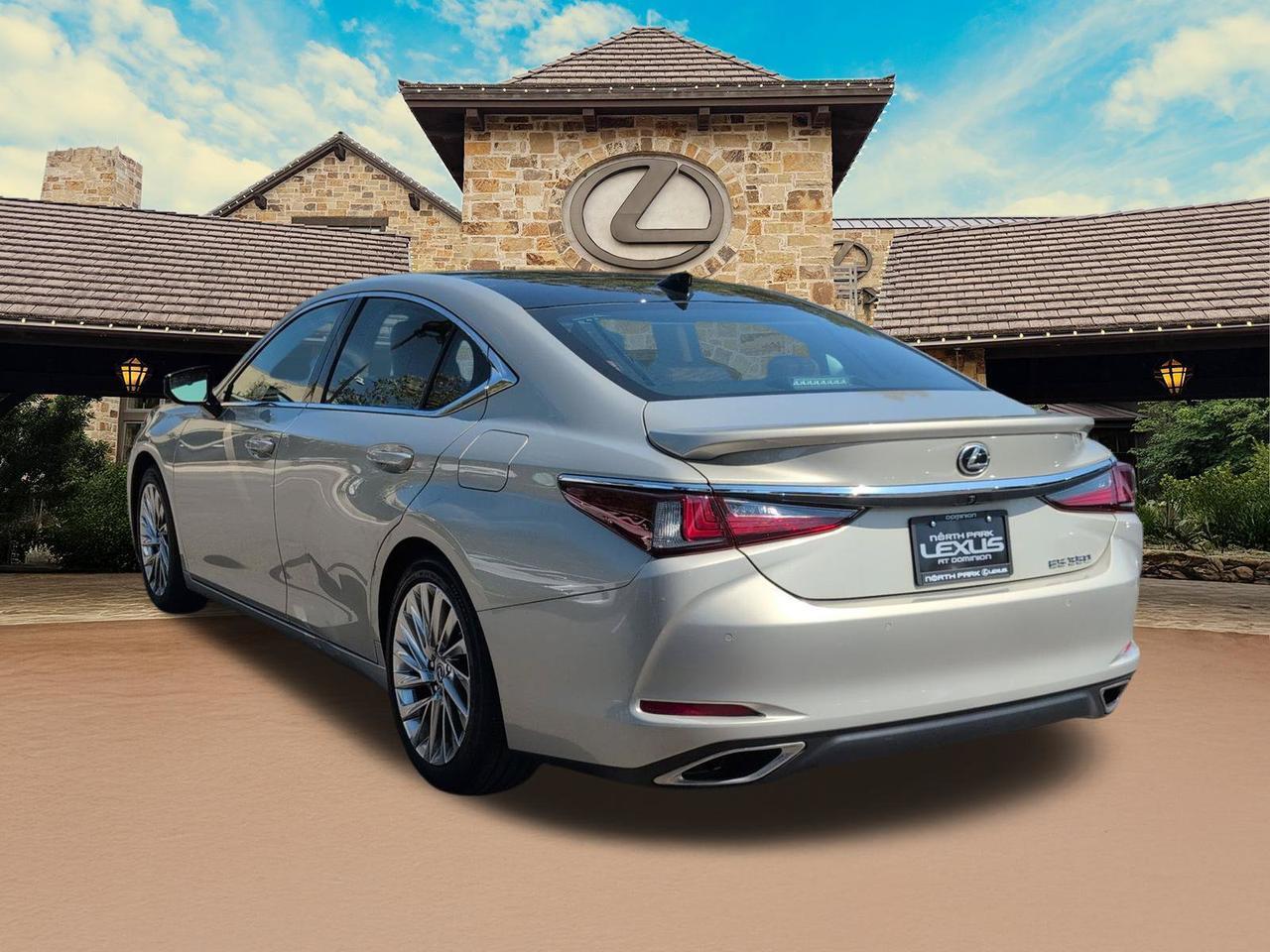 2023 Lexus ES 350 Ultra Luxury