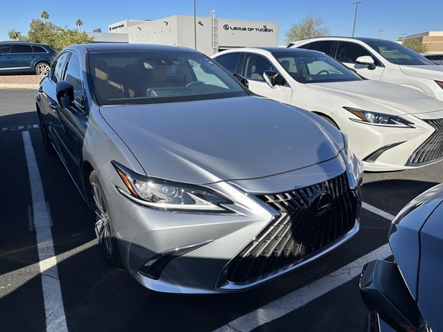 2023 Lexus ES Premium
