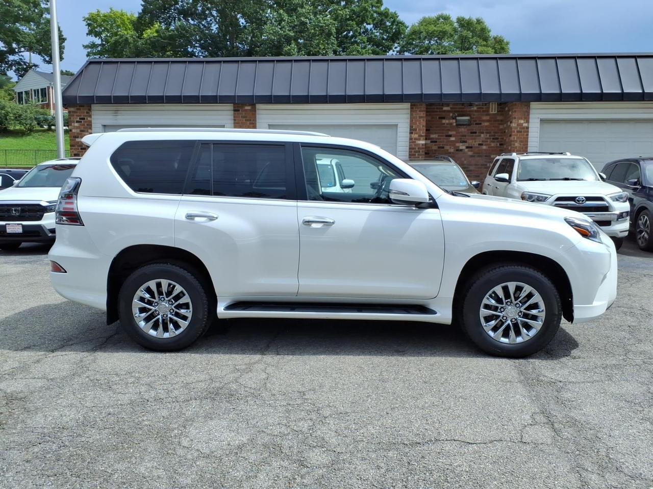 2023 Lexus GX 460 Base