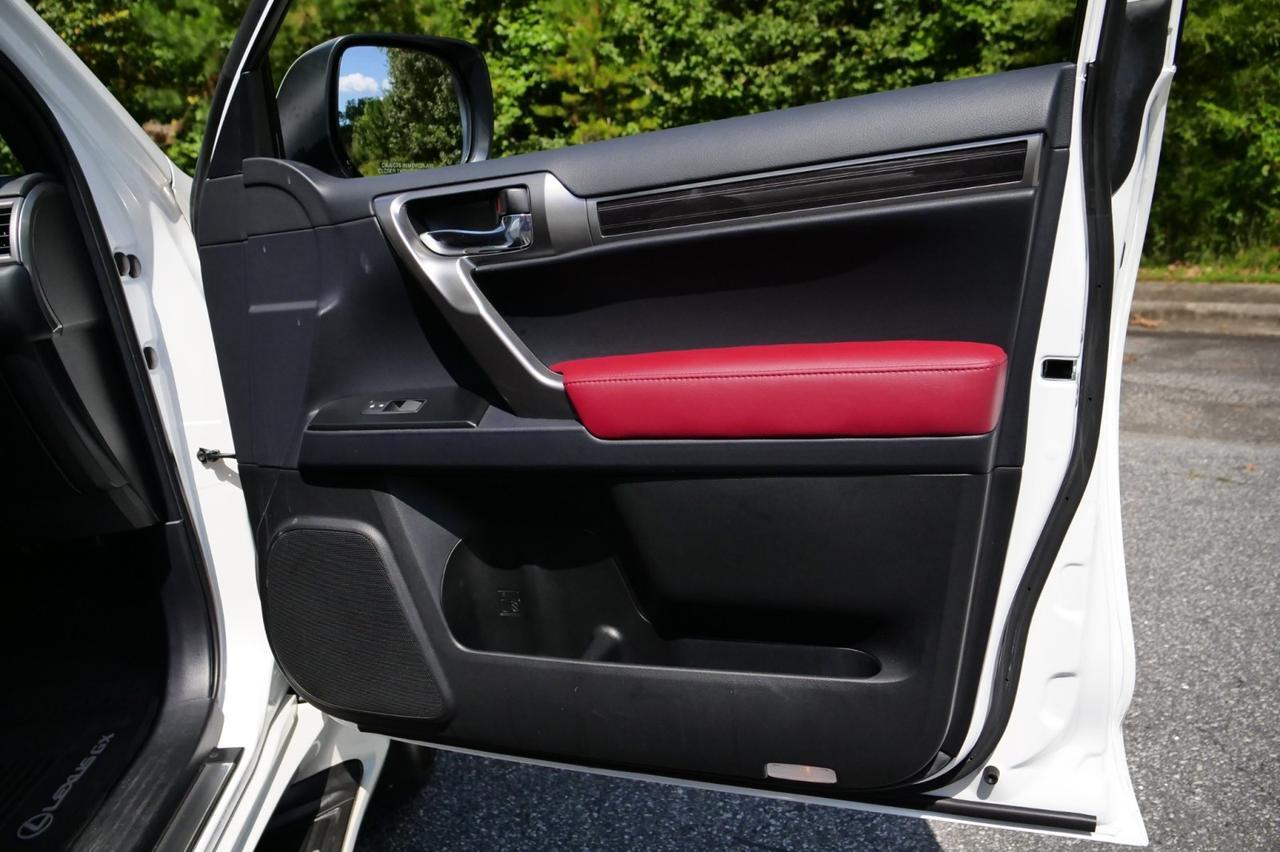 2023 Lexus GX 460 Premium AWD / 4.6L V8 / NAV / Third Row! Lincolnton NC