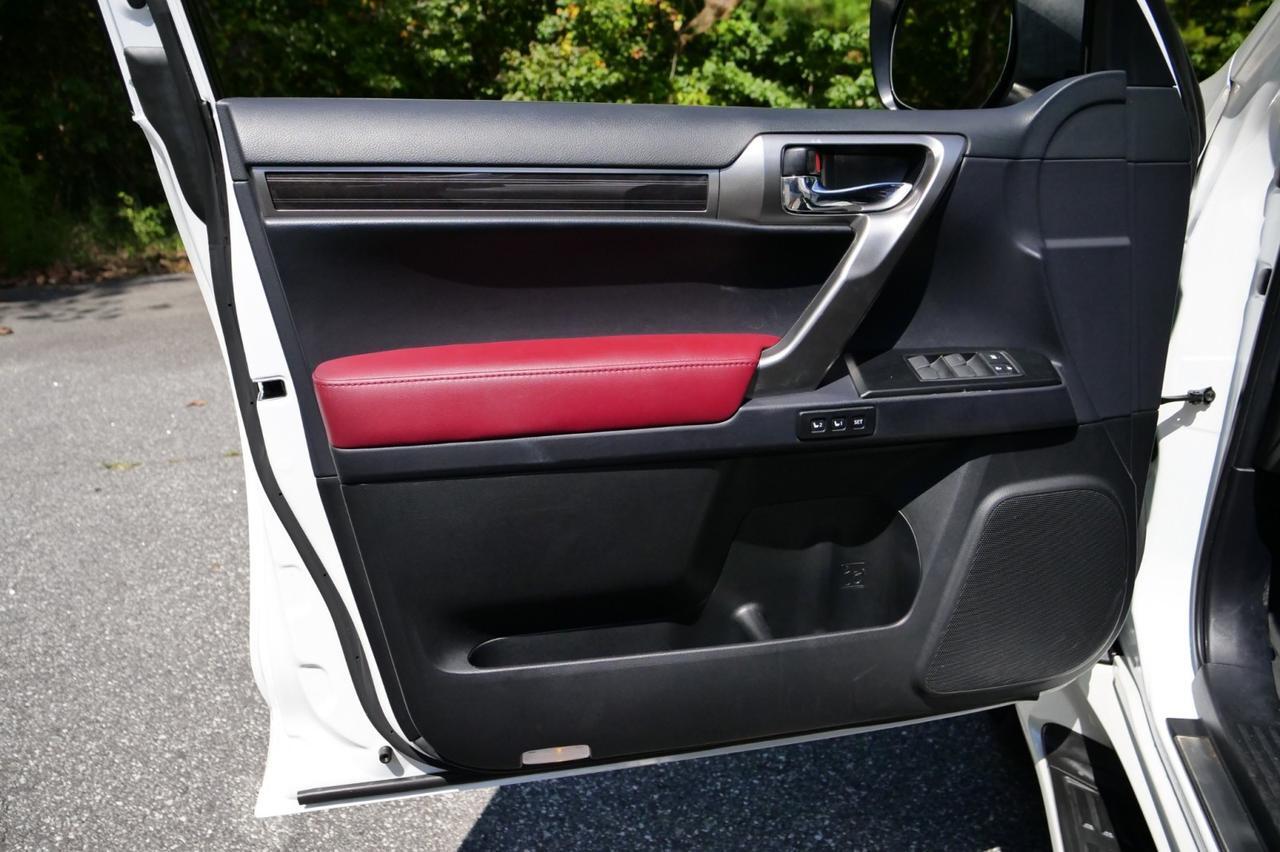 2023 Lexus GX 460 Premium AWD / 4.6L V8 / NAV / Third Row! Lincolnton NC