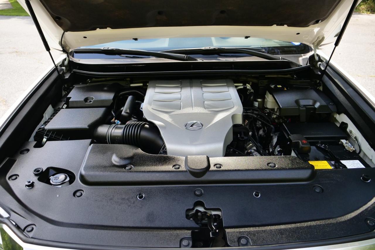 2023 Lexus GX 460 Premium AWD / 4.6L V8 / NAV / Third Row! Lincolnton NC