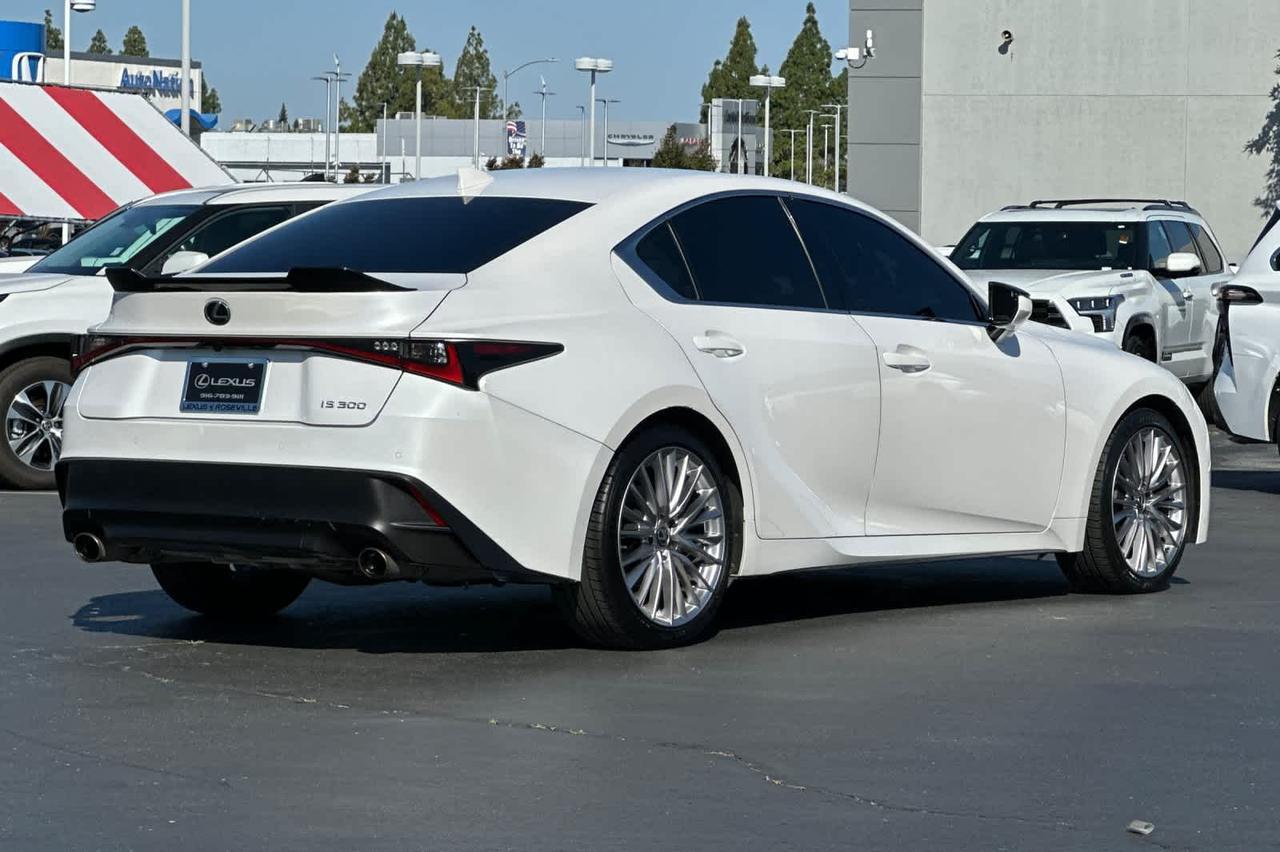 2023 Lexus IS 300