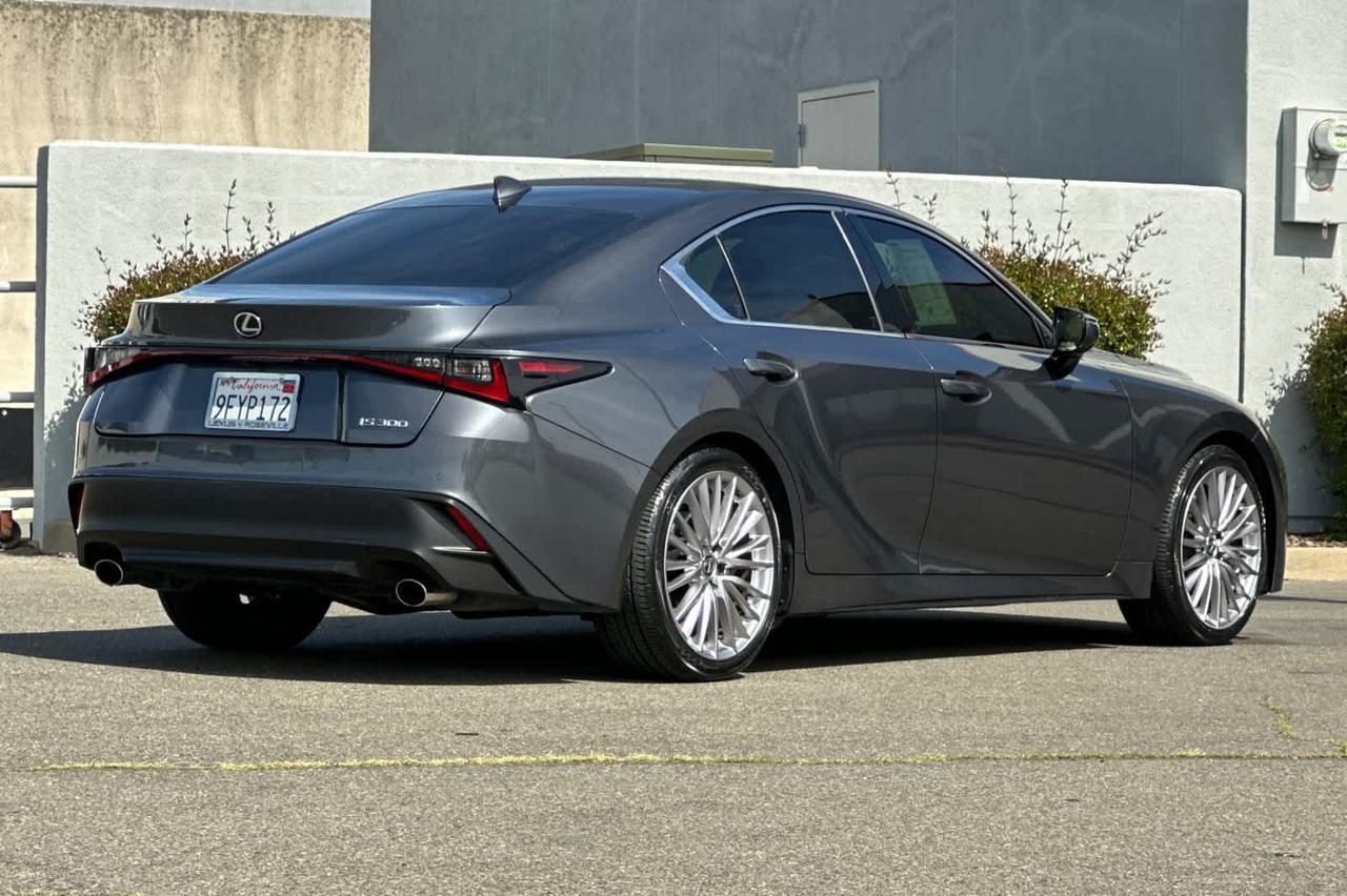 2023 Lexus IS 300