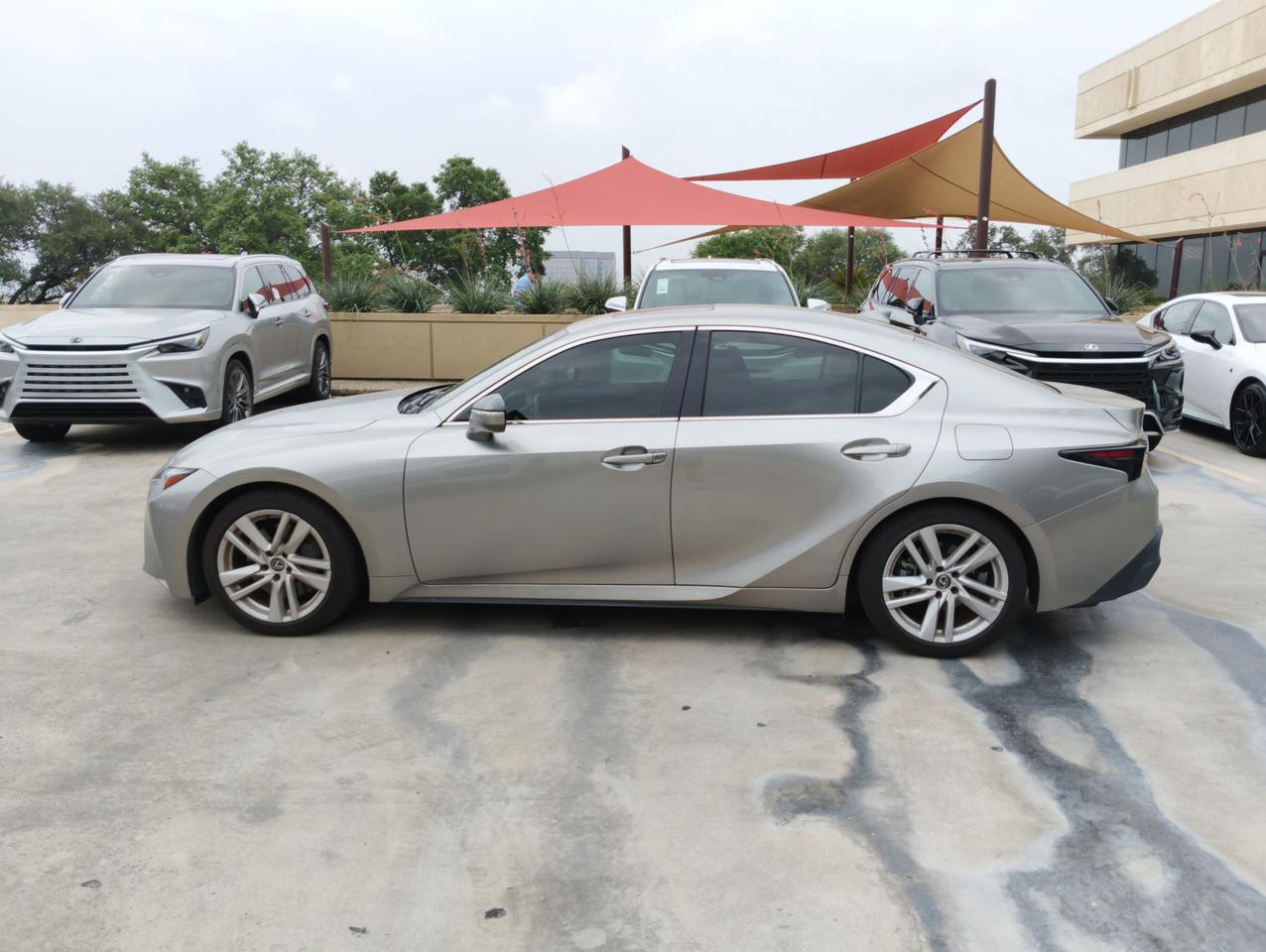 2023 Lexus IS