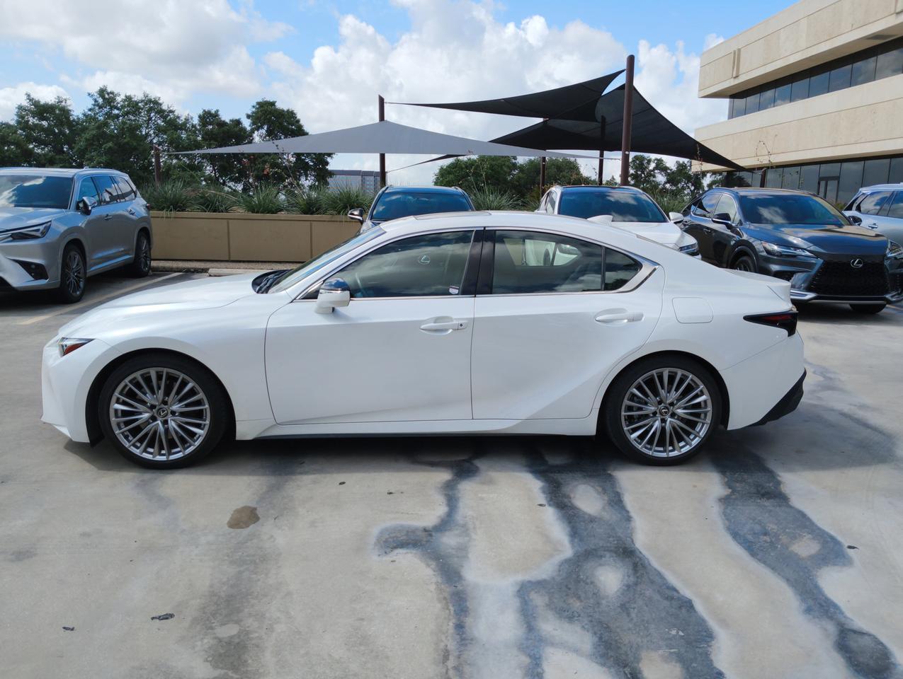 2023 Lexus IS 300