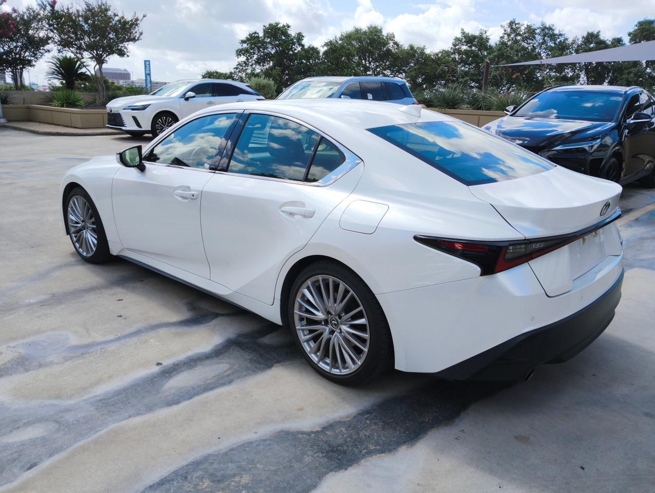 2023 Lexus IS 300