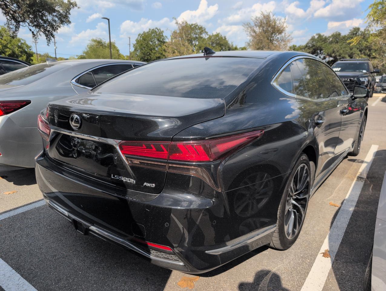 2023 Lexus LS 500h