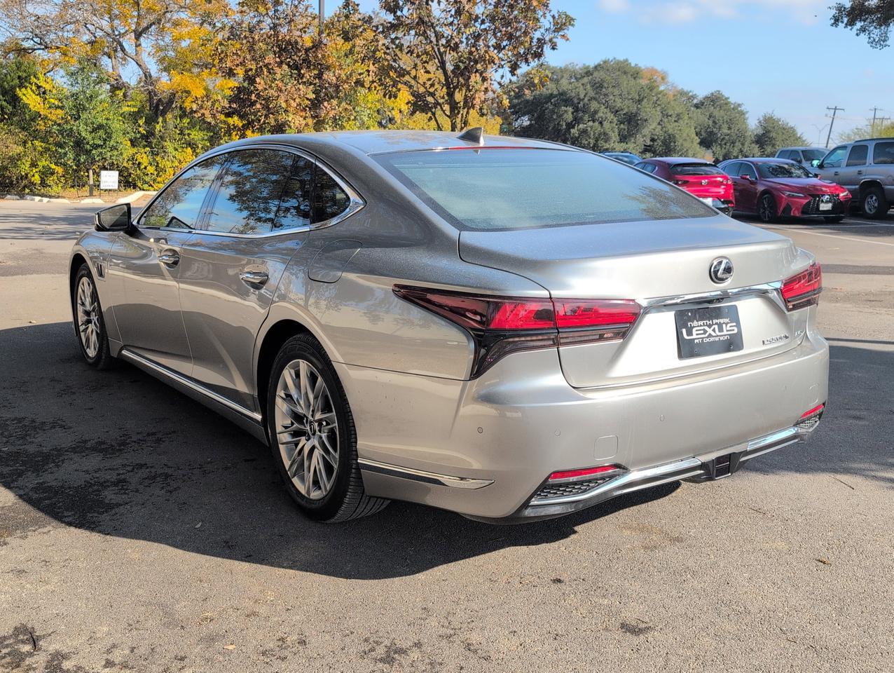 2023 Lexus LS 500h