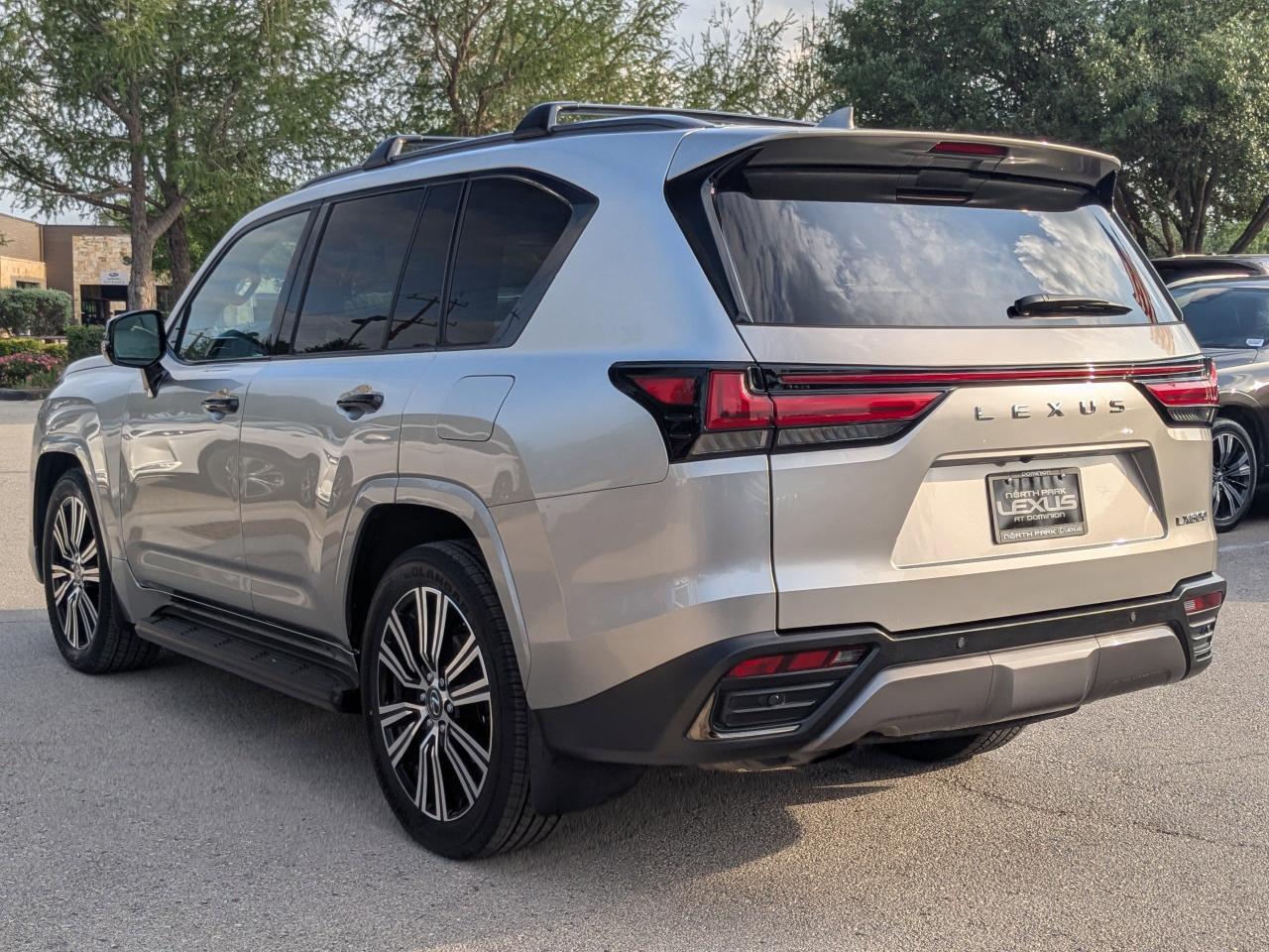 2023 Lexus LX 600 Luxury