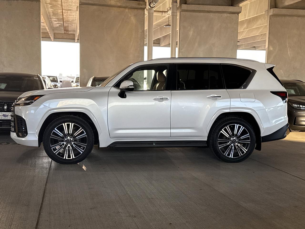 2023 Lexus LX 600 Luxury
