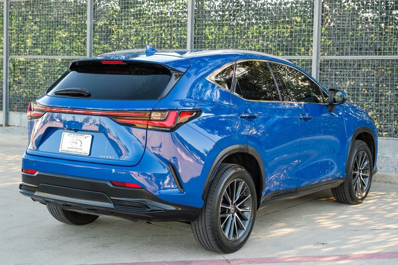 2023 Lexus NX 250 Premium photo 3