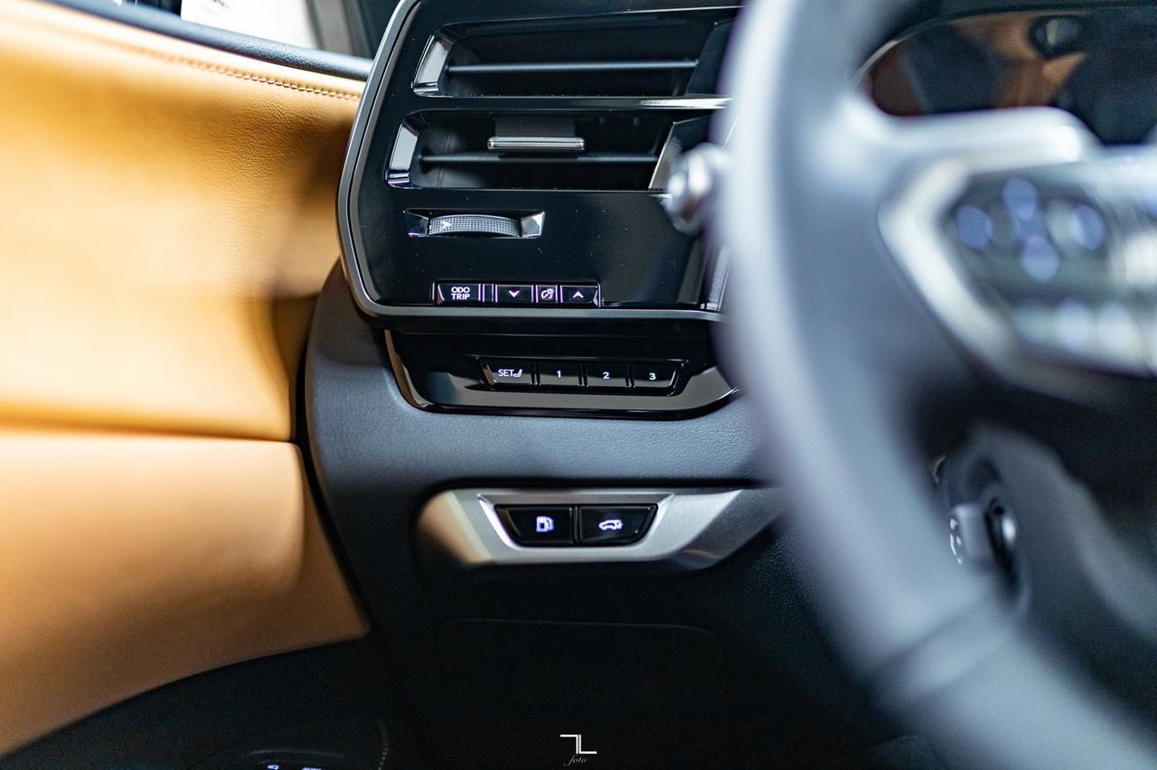 2023 Lexus RX 350 AWD Premium Leather Roof Nav BCam Red Deer AB