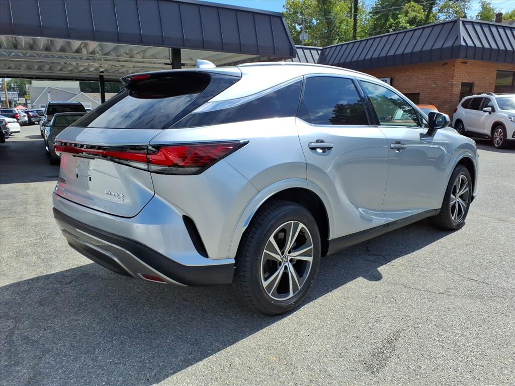 2023 Lexus RX 350h .