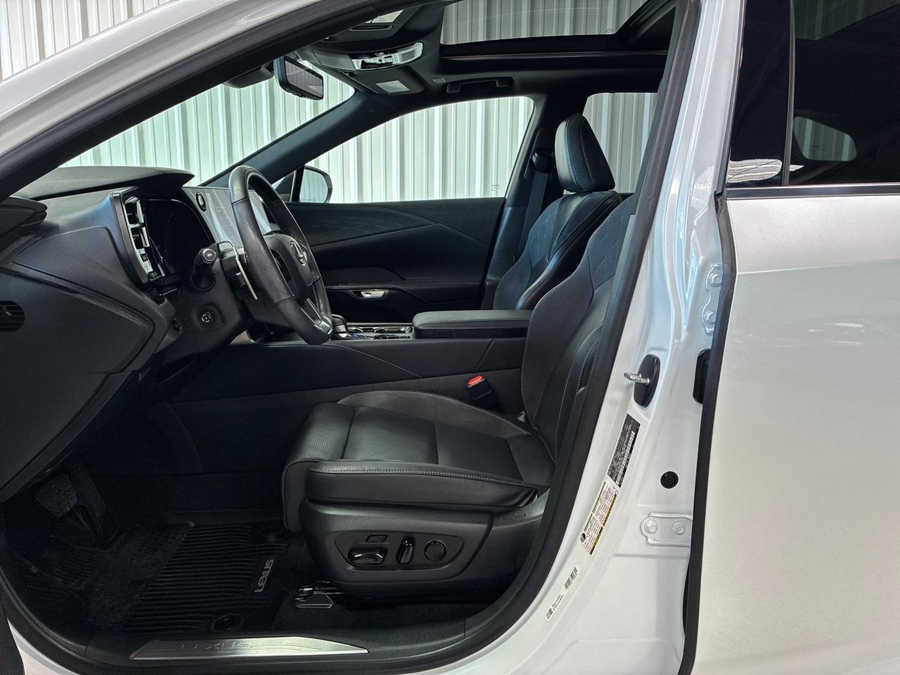 2023 Lexus RX350 Luxury, Pano Roof, Cold Area Pkg, Pano View Monitor, Traffic Jam Assist, Heat & Cool Seats, Triple Beam Headlights Houston TX