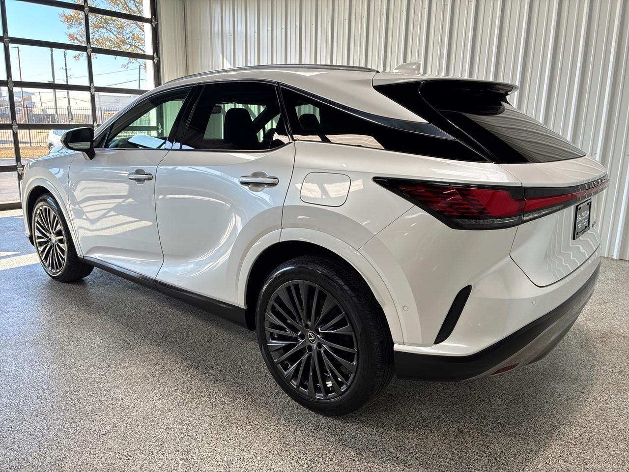 2023 Lexus RX350 Luxury, Pano Roof, Cold Area Pkg, Pano View Monitor, Traffic Jam Assist, Heat & Cool Seats, Triple Beam Headlights